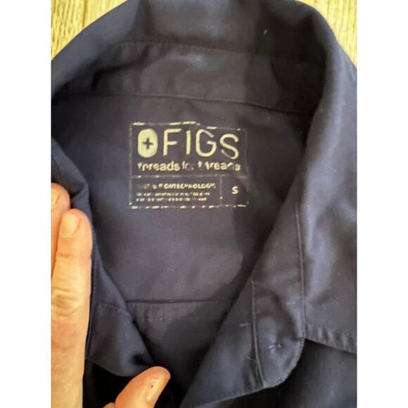 Figs dark navy button up scrub casual top size small - Picture 4 of 6
